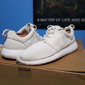 Used Mens Roshe Run Size 10.5